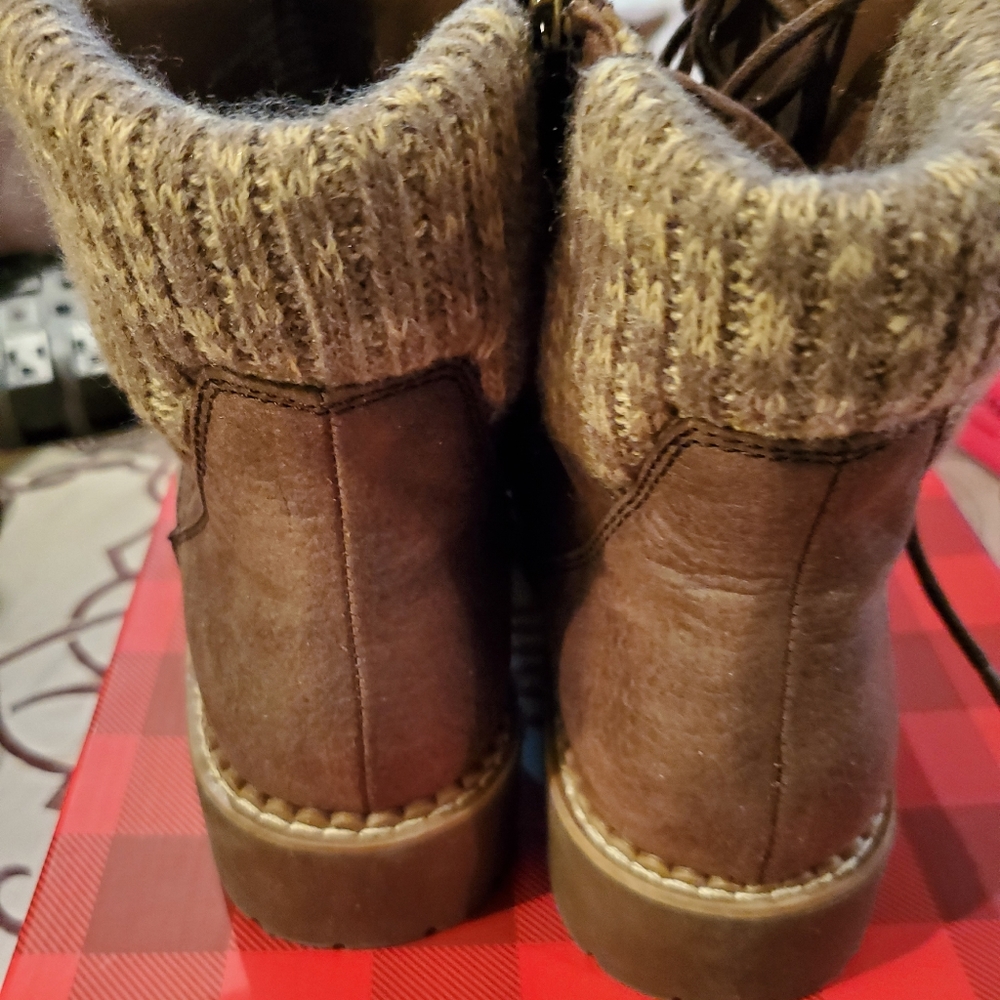 Boots - Picture 4 of 5